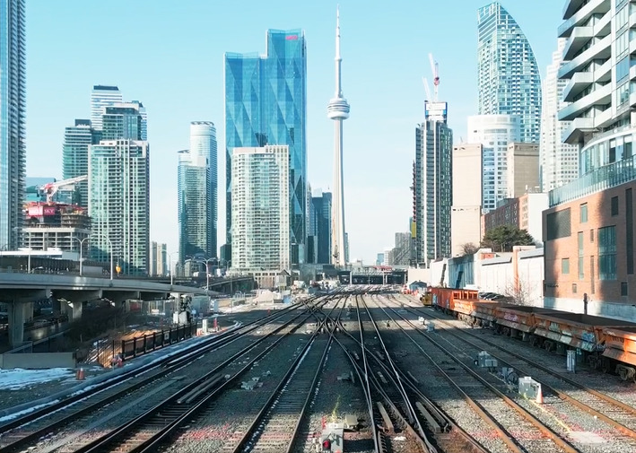 An image of the city of Toronto from the railway tracks
