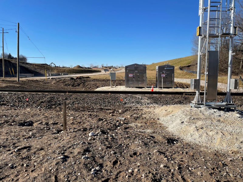 Image of level crossing during the day with no workers or equipment